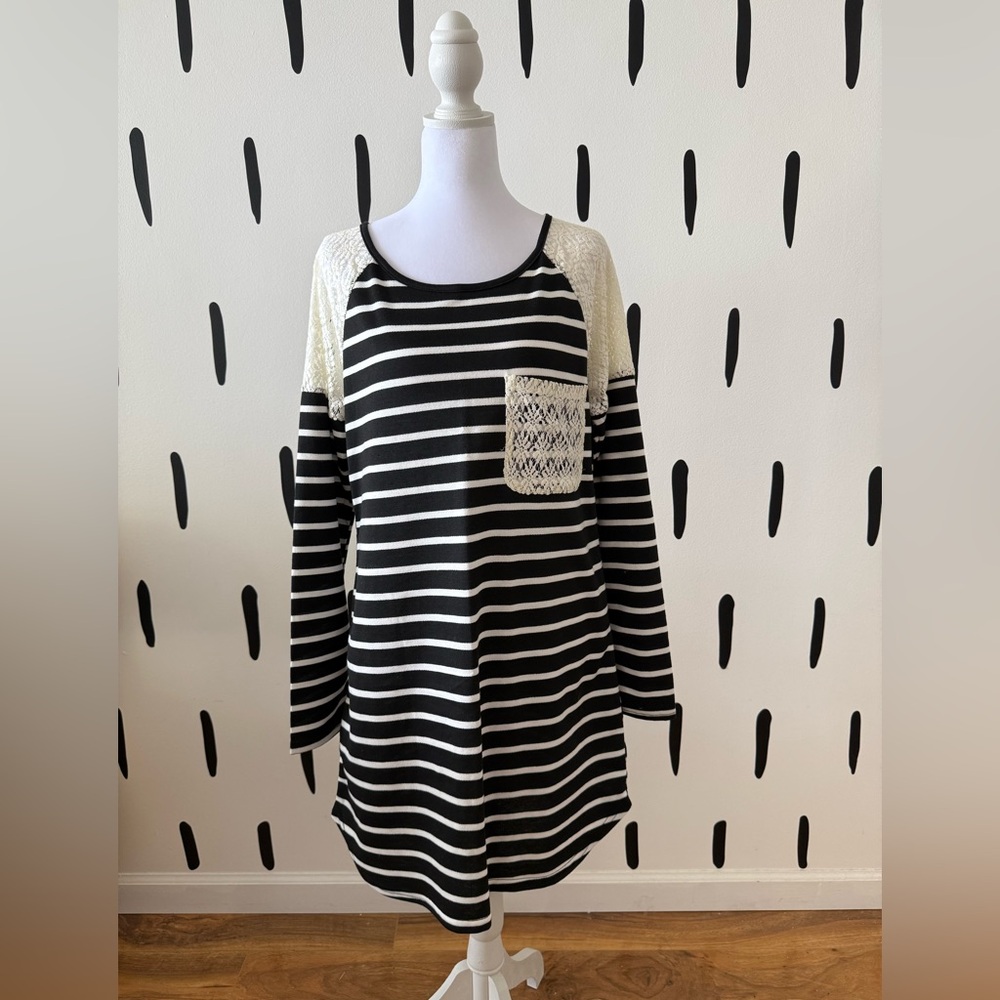 Black & Cream Striped Lace Pocket Light Weight Sweatshirt Dress